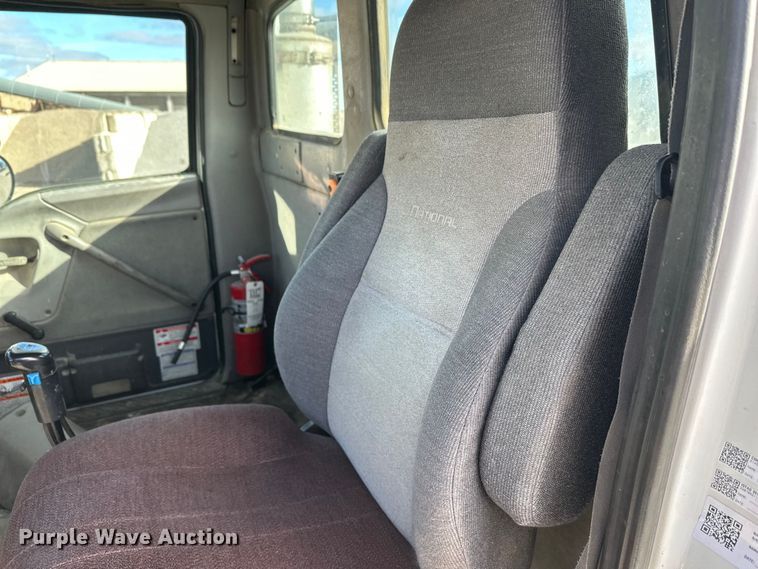 image for item DT6436 1999 Sterling L-Line truck cab and chassis