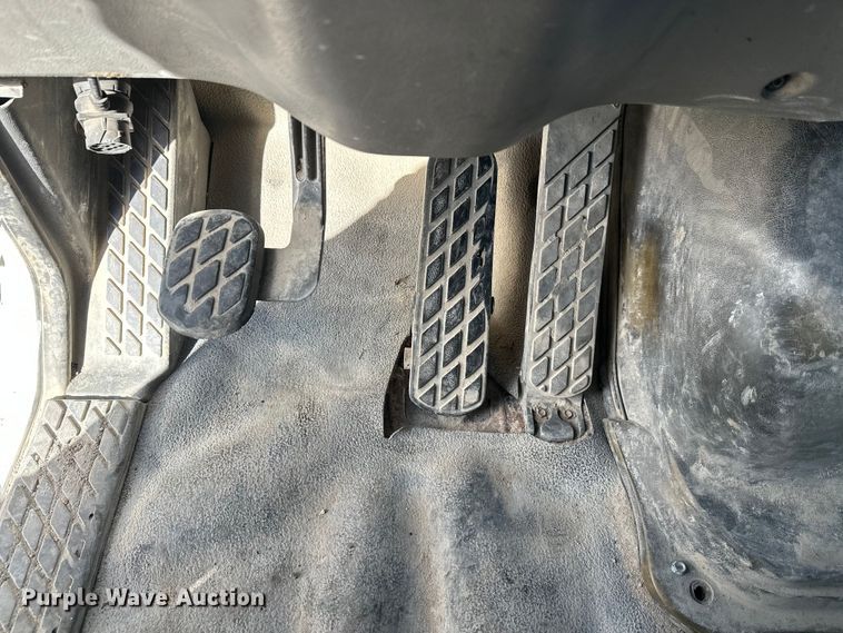 image for item DT6436 1999 Sterling L-Line truck cab and chassis