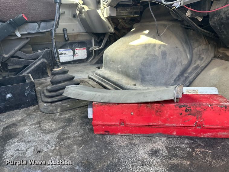 image for item DT6436 1999 Sterling L-Line truck cab and chassis