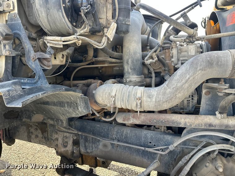 image for item DT6436 1999 Sterling L-Line truck cab and chassis