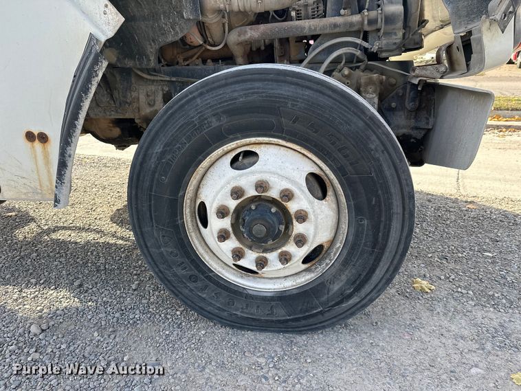 image for item DT6436 1999 Sterling L-Line truck cab and chassis