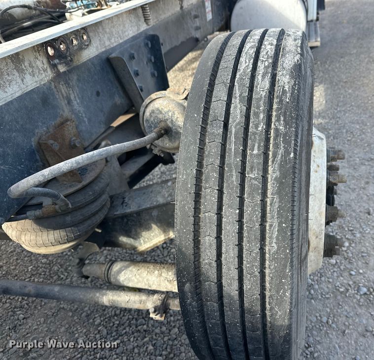 image for item DT6436 1999 Sterling L-Line truck cab and chassis