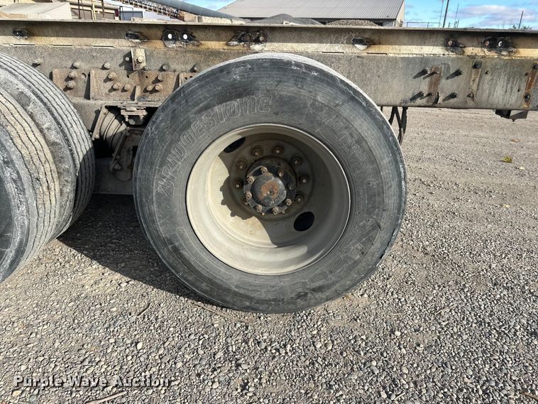 image for item DT6436 1999 Sterling L-Line truck cab and chassis