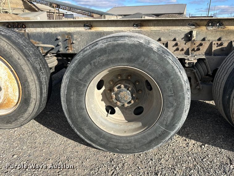 image for item DT6436 1999 Sterling L-Line truck cab and chassis