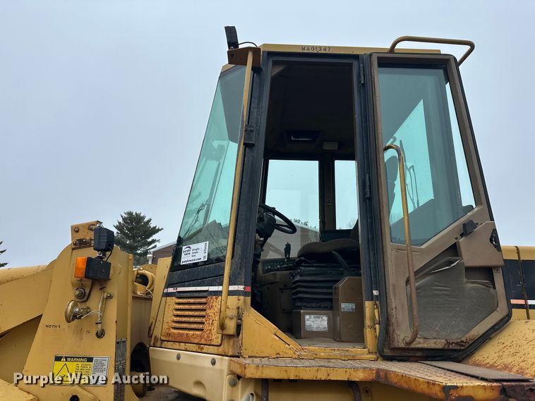 image for item DT6439 1995 Caterpillar 938F wheel loader