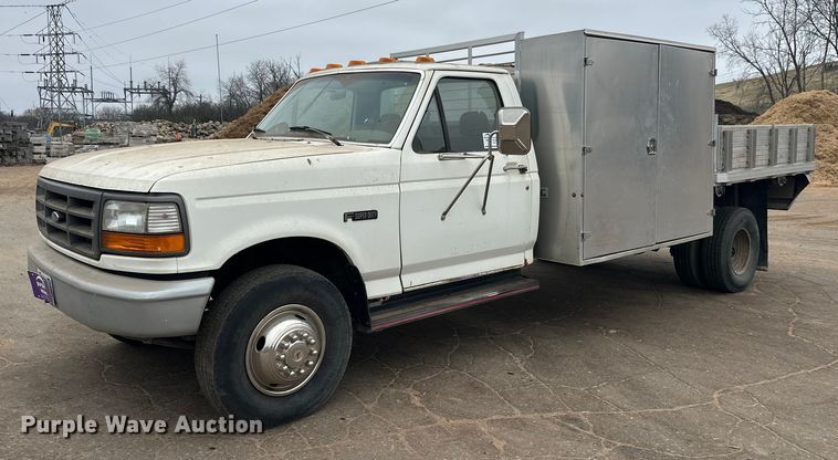 image for item DT6442 1993 Ford F450 Super Duty flatbed truck