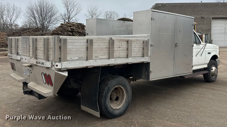 image for item DT6442 1993 Ford F450 Super Duty flatbed truck