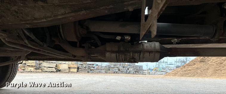 image for item DT6442 1993 Ford F450 Super Duty flatbed truck