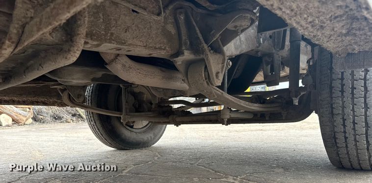 image for item DT6442 1993 Ford F450 Super Duty flatbed truck