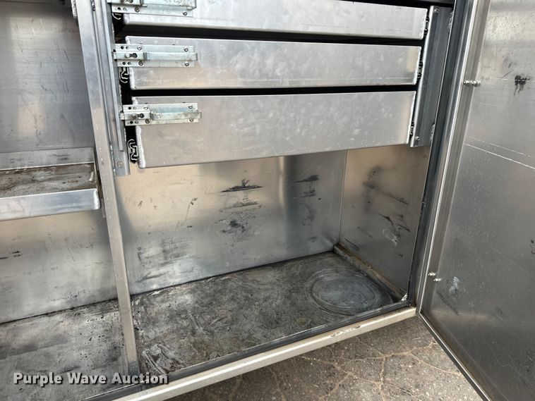 image for item DT6442 1993 Ford F450 Super Duty flatbed truck