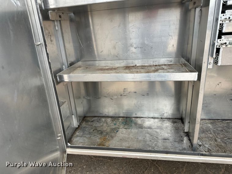 image for item DT6442 1993 Ford F450 Super Duty flatbed truck