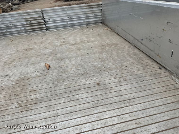 image for item DT6442 1993 Ford F450 Super Duty flatbed truck