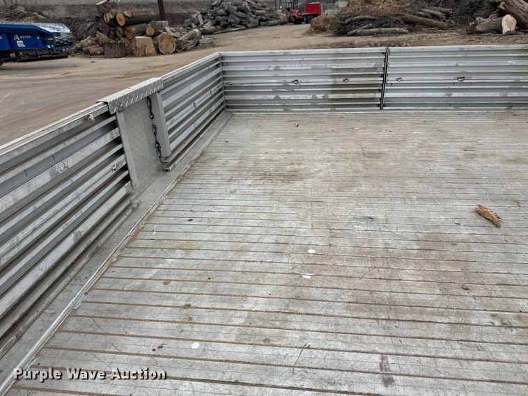 image for item DT6442 1993 Ford F450 Super Duty flatbed truck