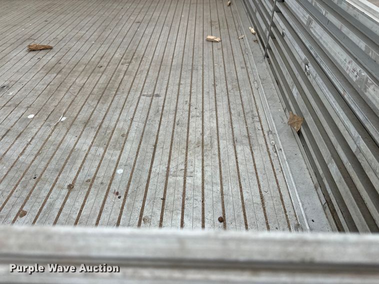 image for item DT6442 1993 Ford F450 Super Duty flatbed truck