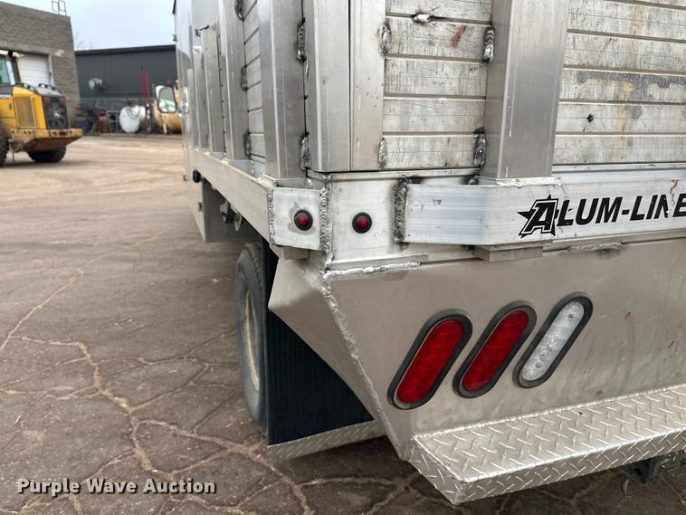 image for item DT6442 1993 Ford F450 Super Duty flatbed truck