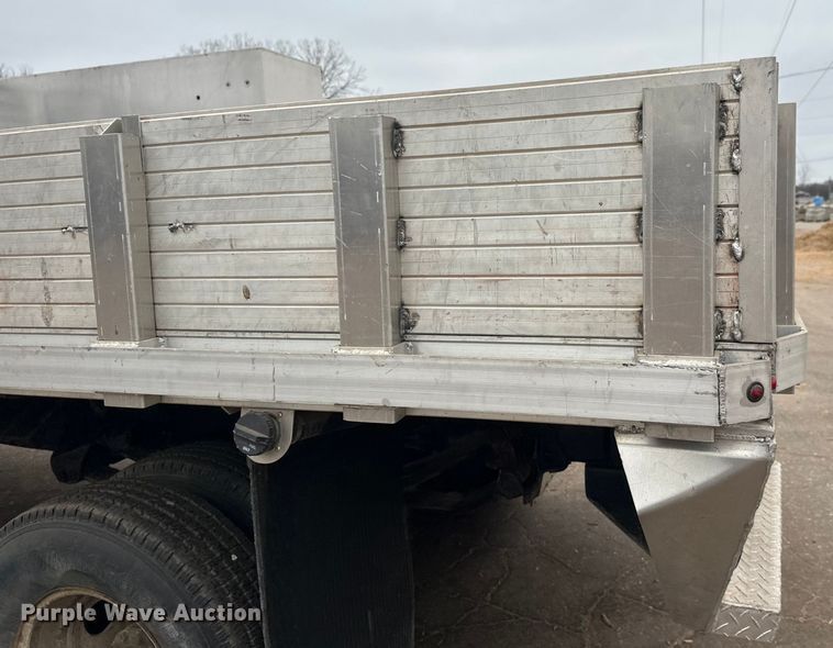 image for item DT6442 1993 Ford F450 Super Duty flatbed truck