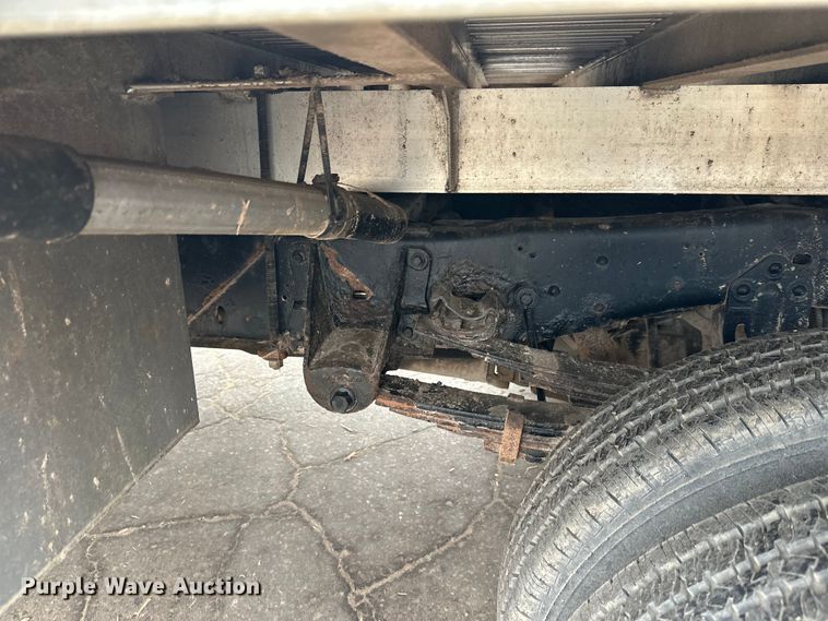 image for item DT6442 1993 Ford F450 Super Duty flatbed truck