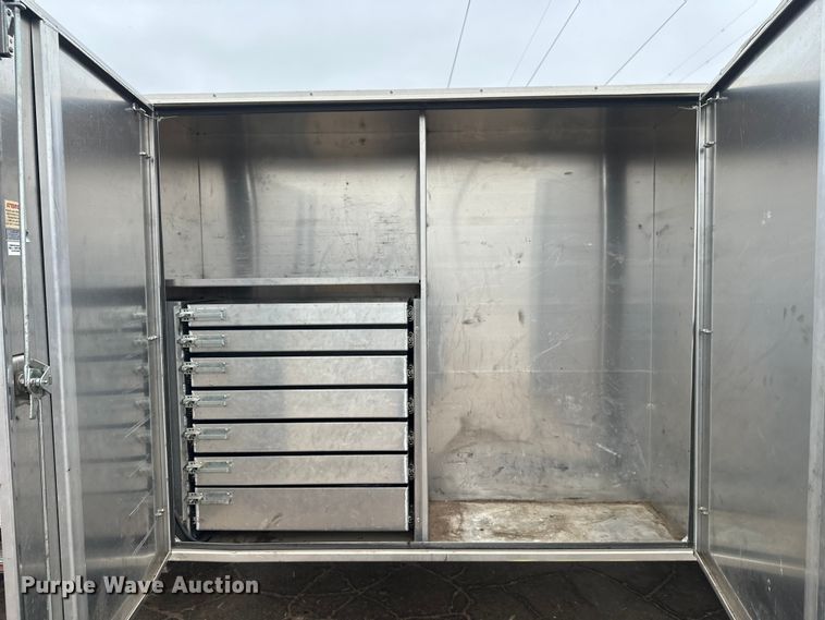 image for item DT6442 1993 Ford F450 Super Duty flatbed truck