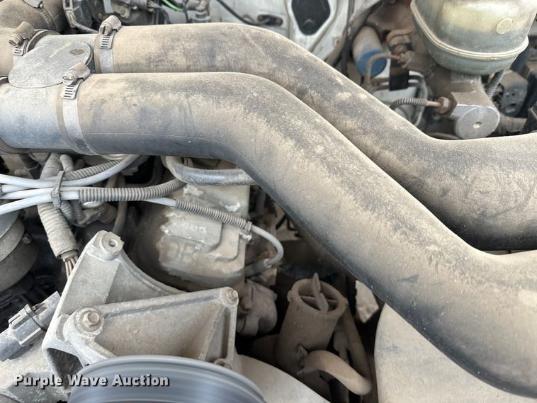 image for item DT6442 1993 Ford F450 Super Duty flatbed truck