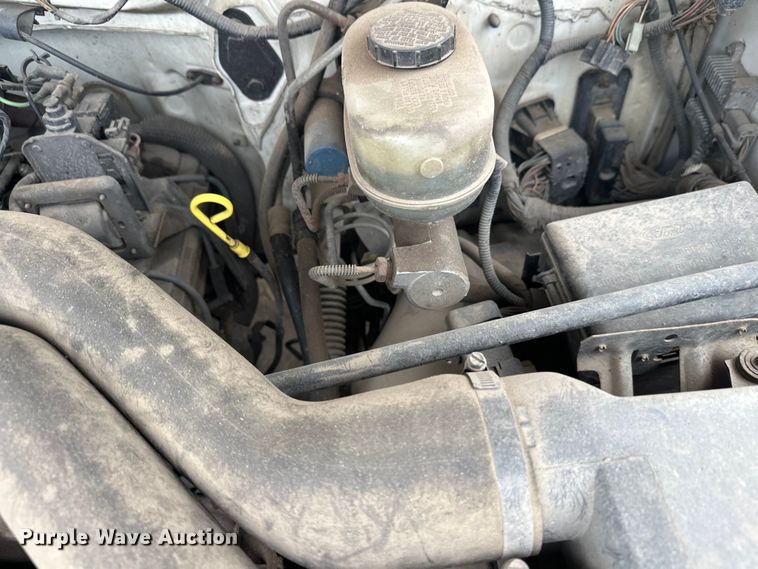 image for item DT6442 1993 Ford F450 Super Duty flatbed truck