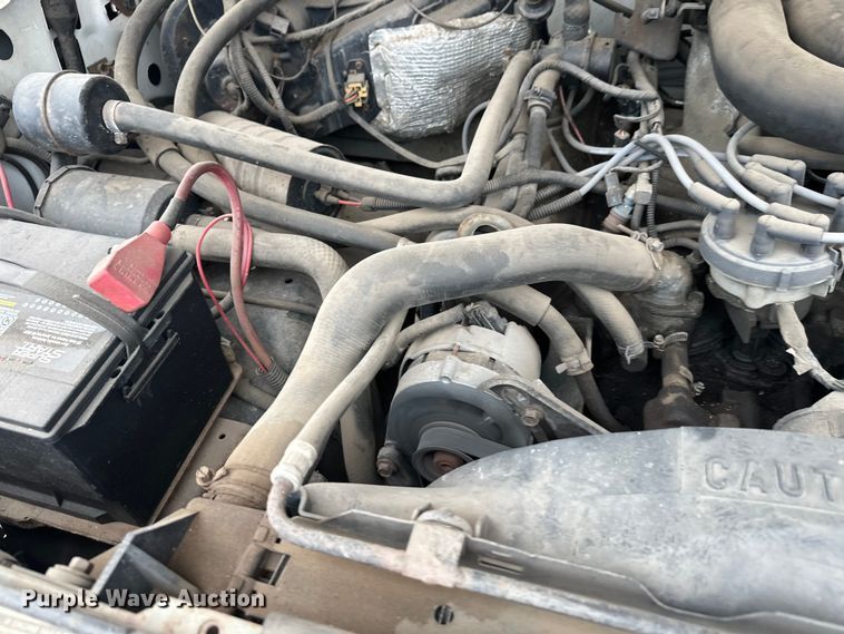 image for item DT6442 1993 Ford F450 Super Duty flatbed truck