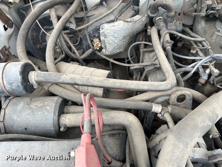 image for item DT6442 1993 Ford F450 Super Duty flatbed truck