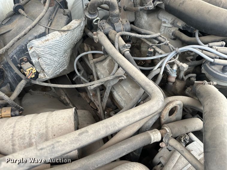 image for item DT6442 1993 Ford F450 Super Duty flatbed truck