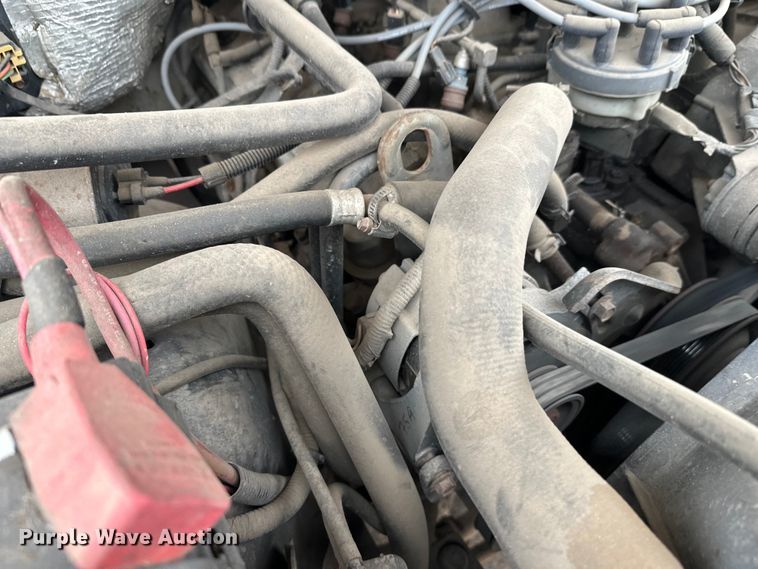 image for item DT6442 1993 Ford F450 Super Duty flatbed truck