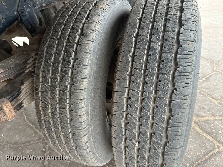 image for item DT6442 1993 Ford F450 Super Duty flatbed truck