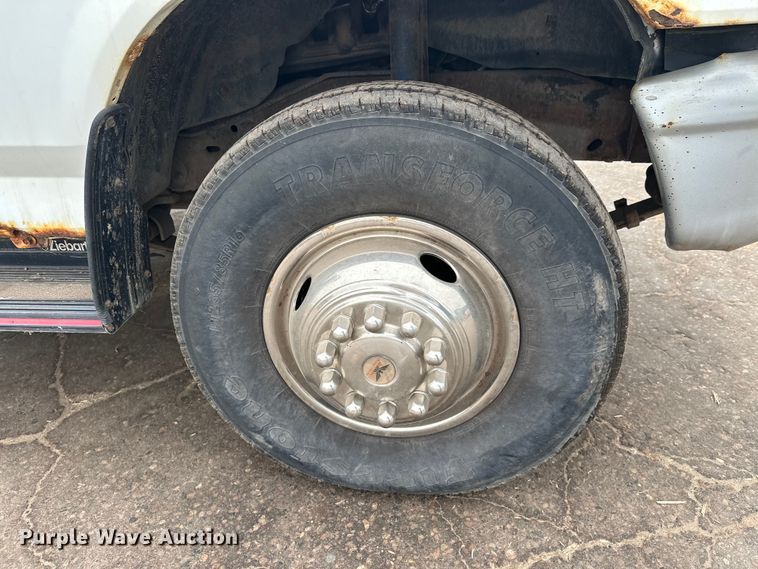 image for item DT6442 1993 Ford F450 Super Duty flatbed truck