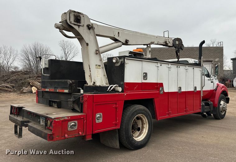 image for item DT6443 2001 Ford F650 utility / service truck