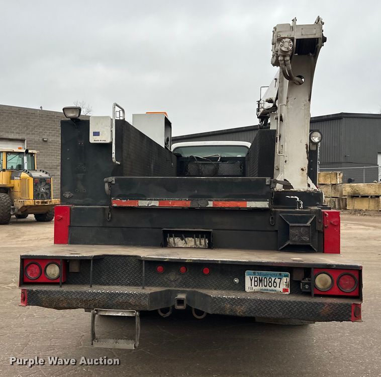 image for item DT6443 2001 Ford F650 utility / service truck