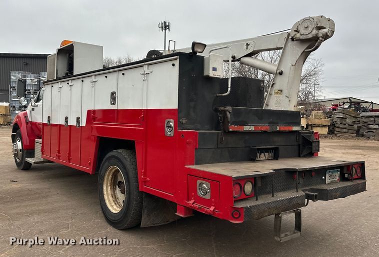 image for item DT6443 2001 Ford F650 utility / service truck