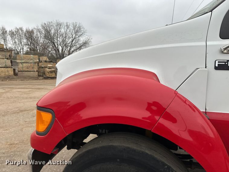 image for item DT6443 2001 Ford F650 utility / service truck