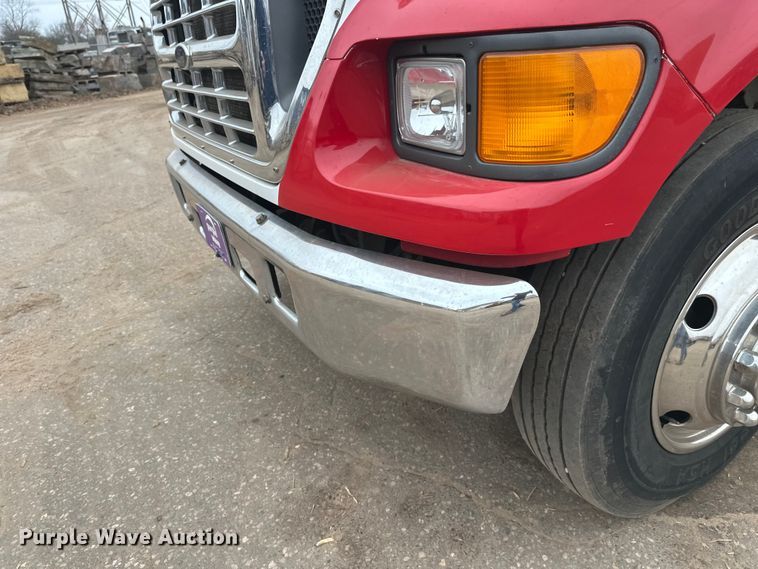 image for item DT6443 2001 Ford F650 utility / service truck