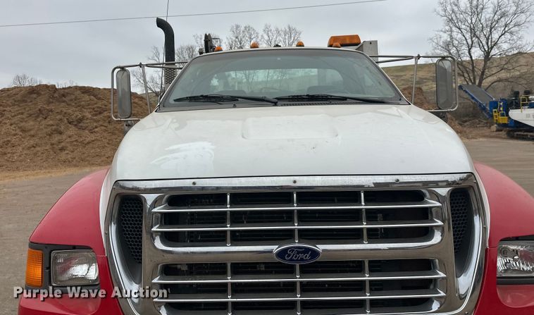 image for item DT6443 2001 Ford F650 utility / service truck