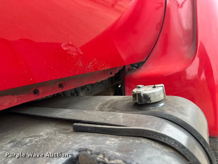 image for item DT6443 2001 Ford F650 utility / service truck