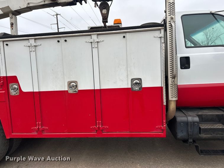 image for item DT6443 2001 Ford F650 utility / service truck