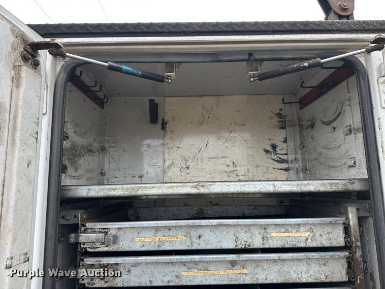 image for item DT6443 2001 Ford F650 utility / service truck