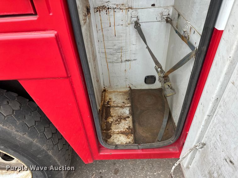 image for item DT6443 2001 Ford F650 utility / service truck