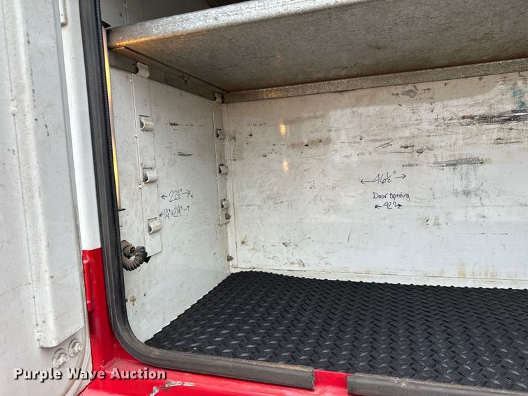 image for item DT6443 2001 Ford F650 utility / service truck