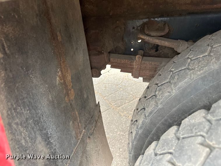 image for item DT6443 2001 Ford F650 utility / service truck