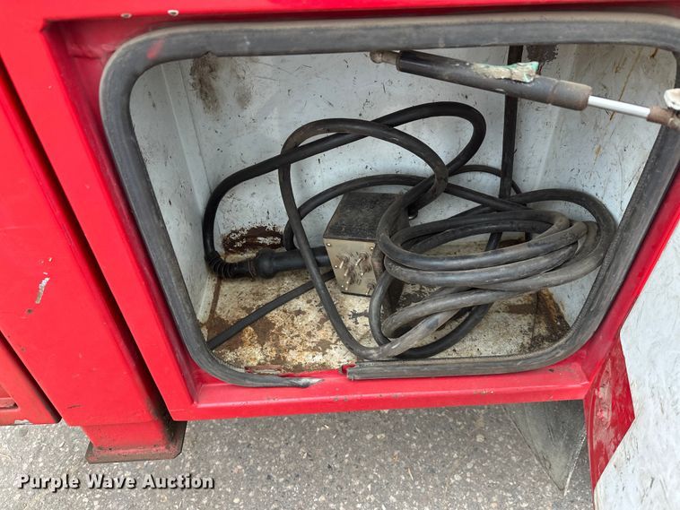 image for item DT6443 2001 Ford F650 utility / service truck