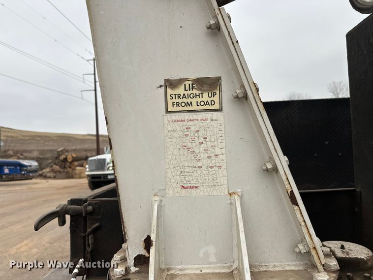 image for item DT6443 2001 Ford F650 utility / service truck