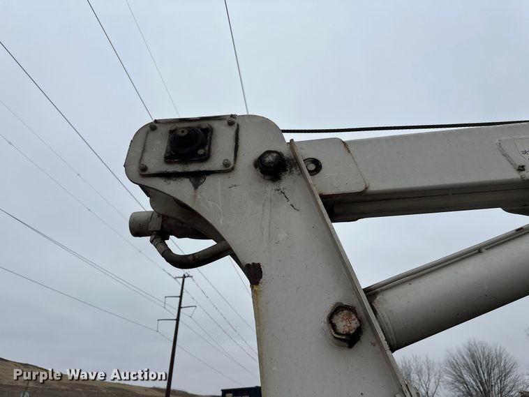 image for item DT6443 2001 Ford F650 utility / service truck