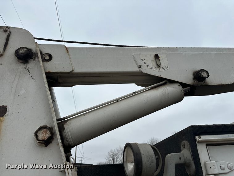 image for item DT6443 2001 Ford F650 utility / service truck