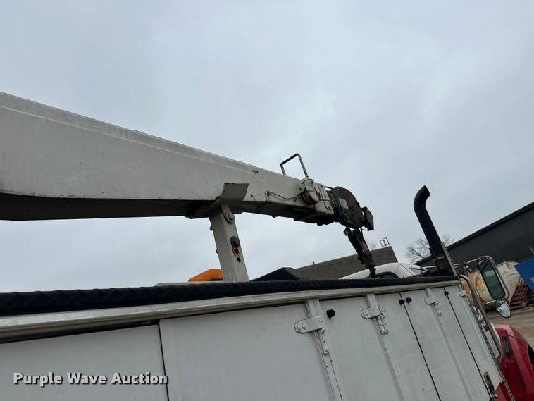 image for item DT6443 2001 Ford F650 utility / service truck