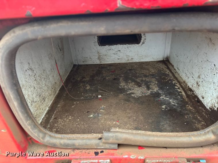 image for item DT6443 2001 Ford F650 utility / service truck