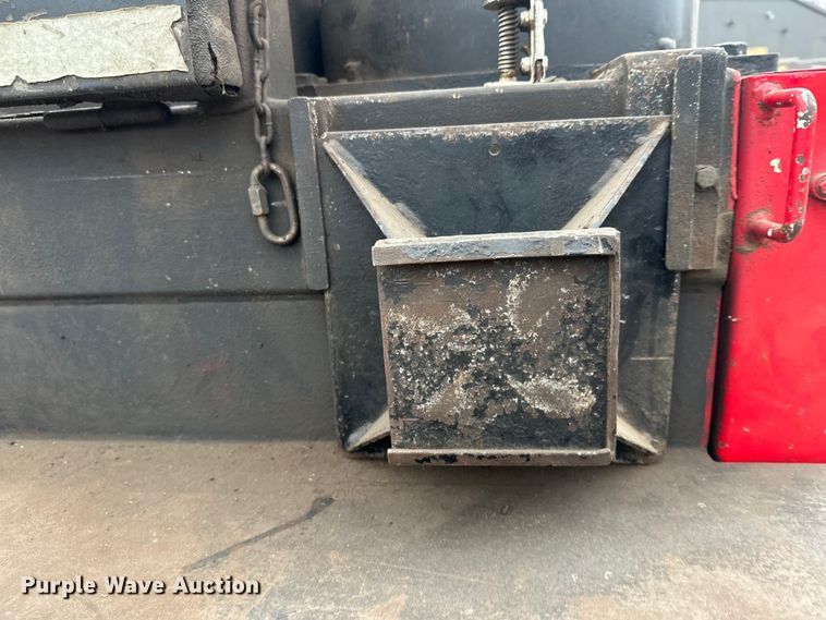 image for item DT6443 2001 Ford F650 utility / service truck