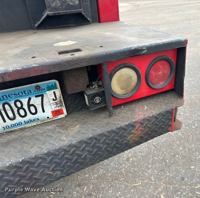 image for item DT6443 2001 Ford F650 utility / service truck